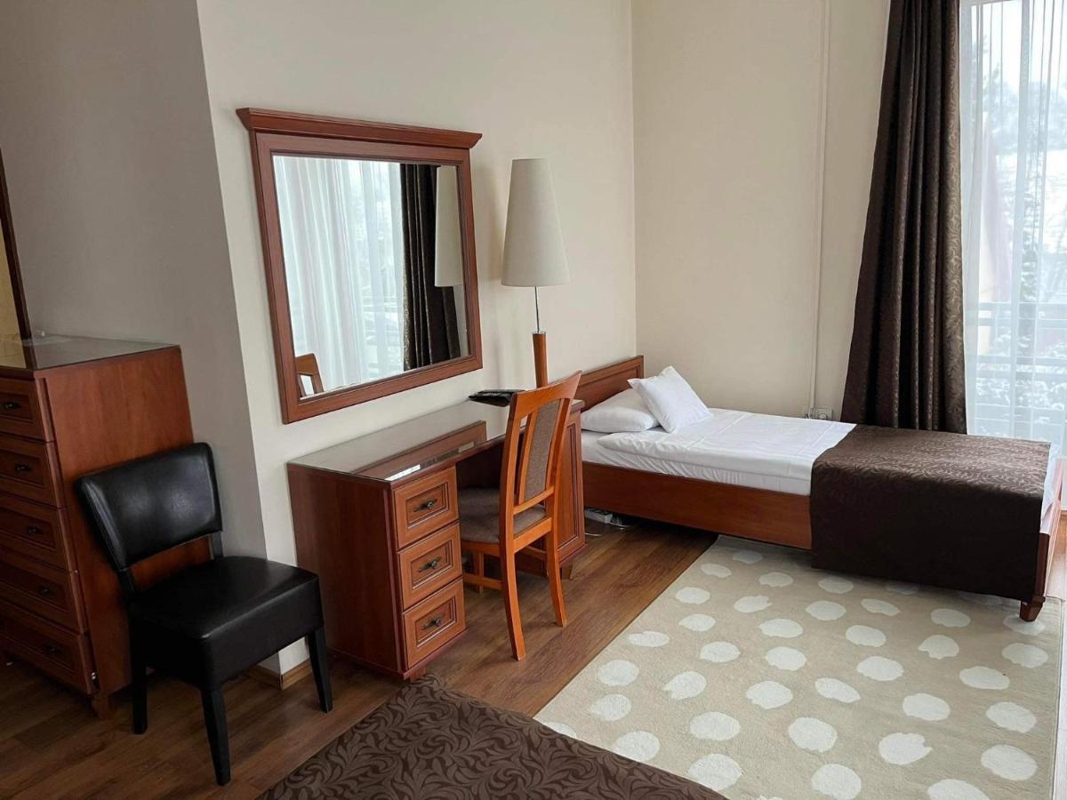 Brill Hotel בקשצ'אבה מראה חיצוני תמונה