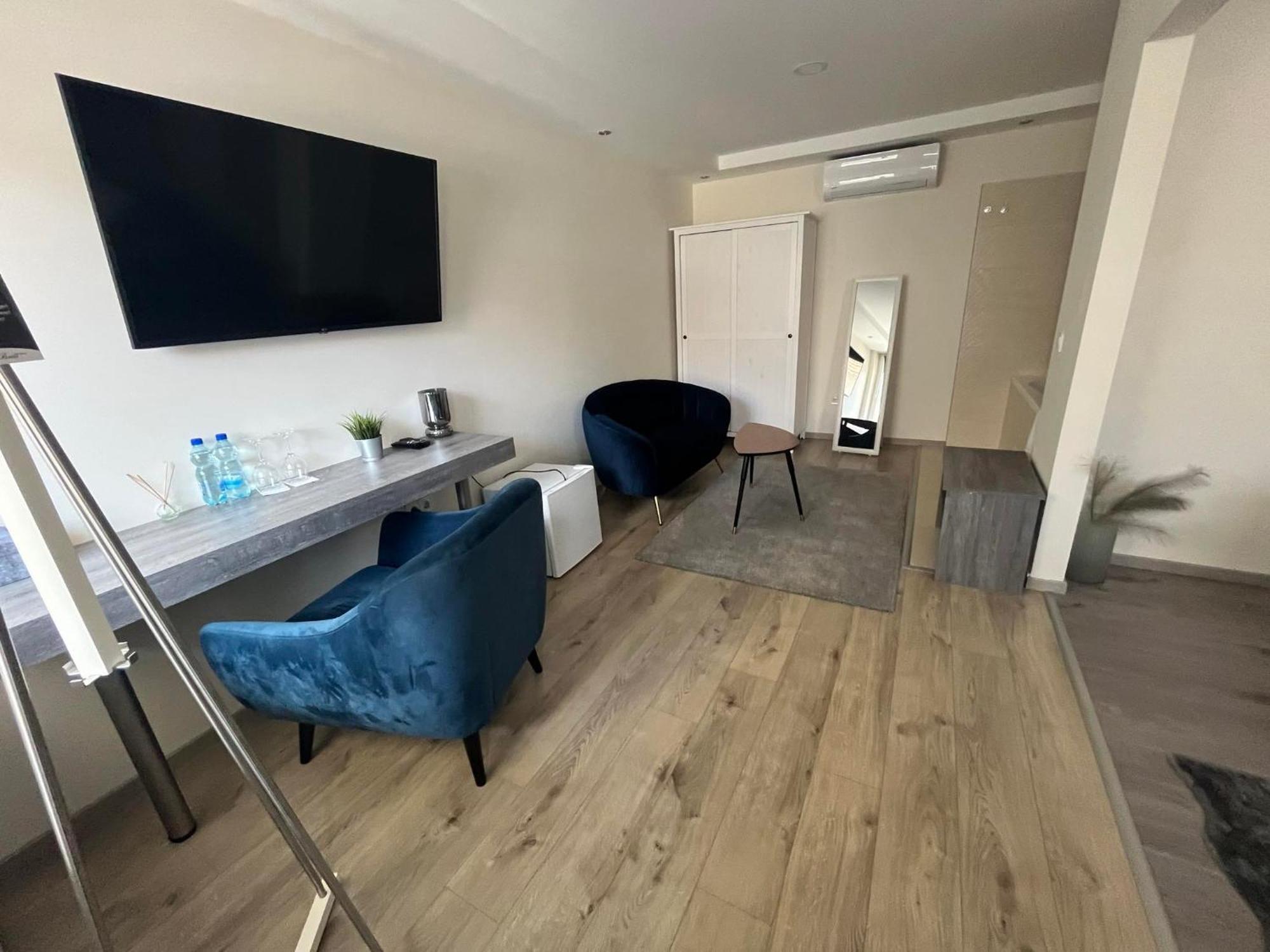 Brill Hotel בקשצ'אבה מראה חיצוני תמונה