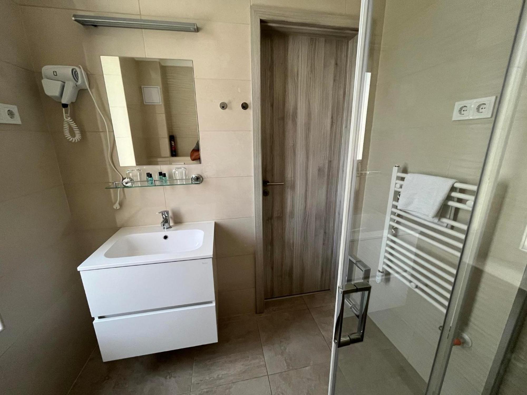 Brill Hotel בקשצ'אבה חדר תמונה