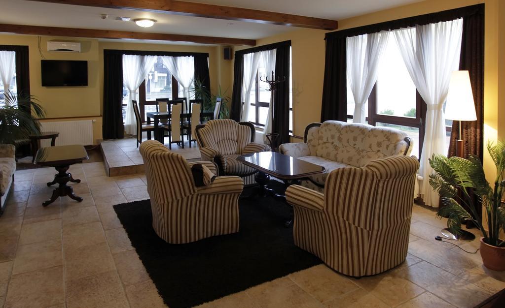 Brill Hotel בקשצ'אבה מראה חיצוני תמונה